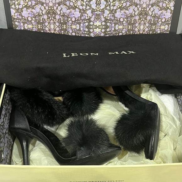 NIB Leon Max Elite Black Satin & Rabbit Fur Ankle Strap Heels Shoes - Picture 7 of 12